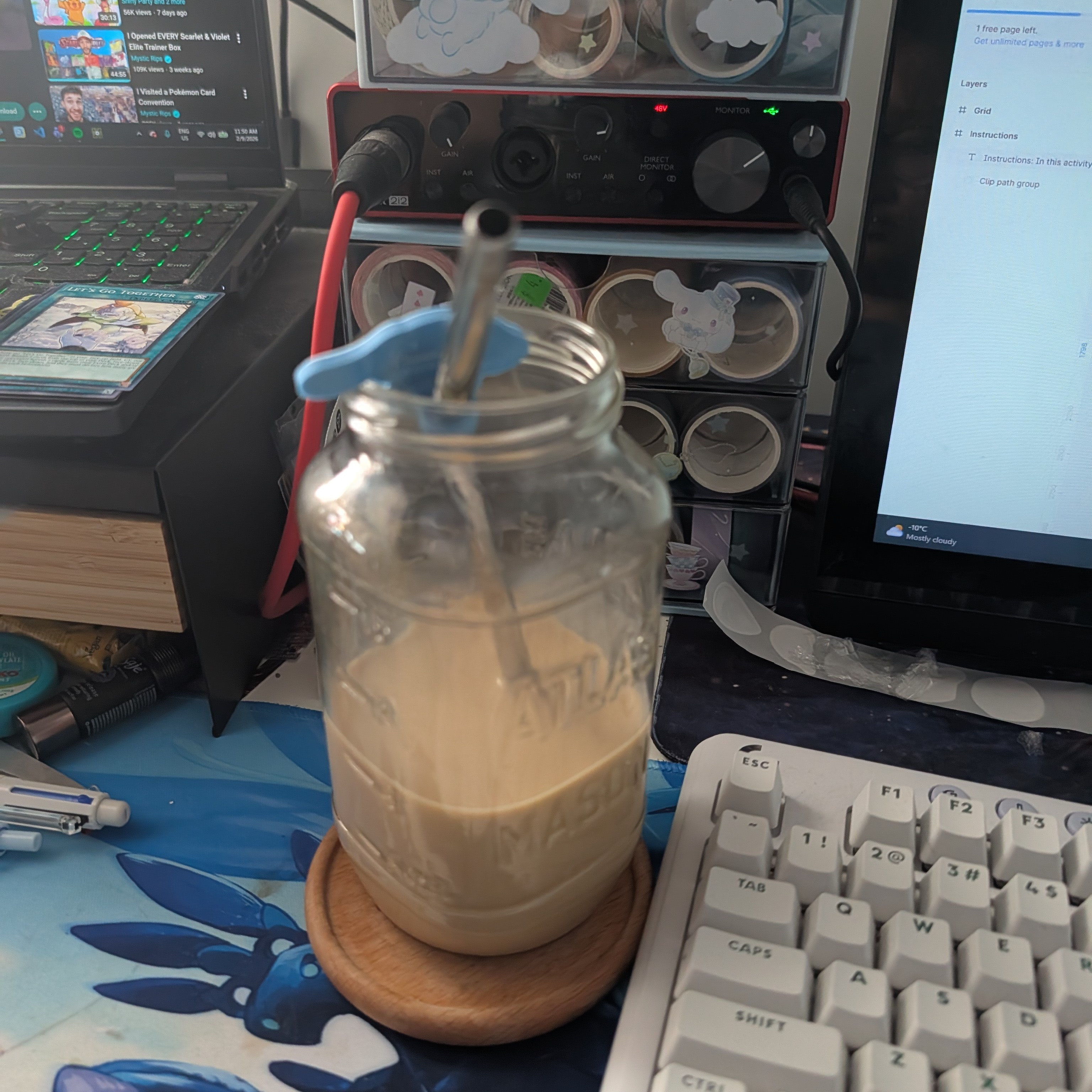 I like coffee a lot and I usually spin it inside of the drink, hitting it on the rim of the glass absentmindedly, contemplating a lot.<br><audio controls src='Noises/Stirring straw.m4a'></audio>